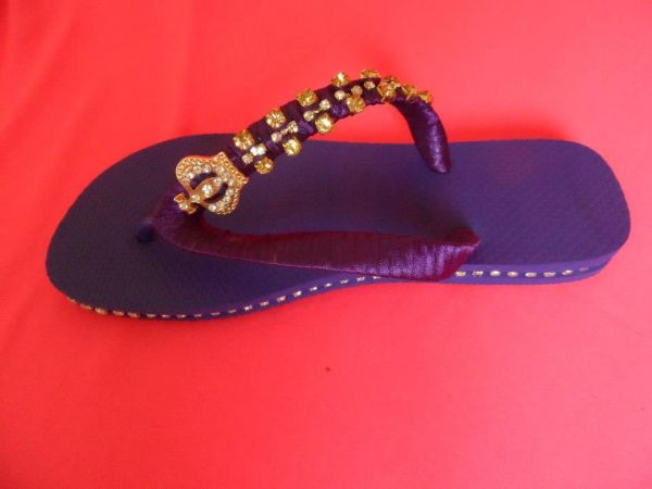 Coroa dourada e stras